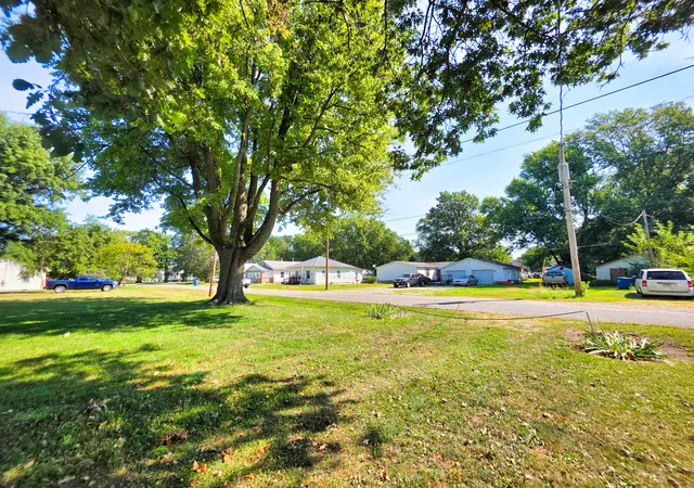 Photo 3 of Land for sale at 342 S Elm St, Flora, IL 62839 | MLS# 12747045 | Listing updated on 2026-09-07