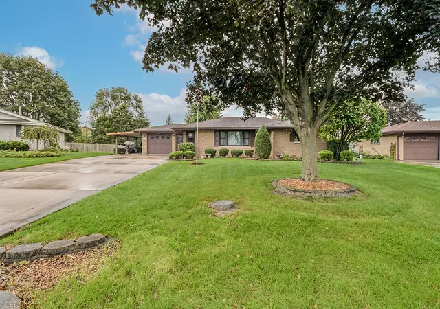 Photo 1 of Single family home for sale at 927 Maryville Dr, Lockport, IL 60441 | MLS# 12747122 | Listing updated on 2026-09-07