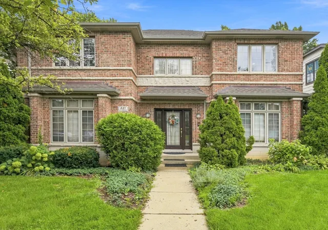 Photo 1 of Single family home for sale at 521 S Lincoln Ave, Park Ridge, IL 60068 | MLS# 12747133 | Listing updated on 2026-09-04