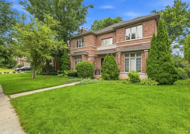 Photo 2 of Single family home for sale at 521 S Lincoln Ave, Park Ridge, IL 60068 | MLS# 12747133 | Listing updated on 2026-09-04