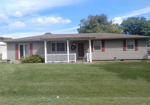 Photo 1 of Single family home for sale at 102 S J St, Jonesboro, IL 62952 | MLS# 12747137 | Listing updated on 2026-09-08