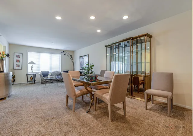 Listing Photo 4 - Condo for sale in building located at 351 Town Pl Cir, Buffalo Grove, IL 60089 - Unit #503