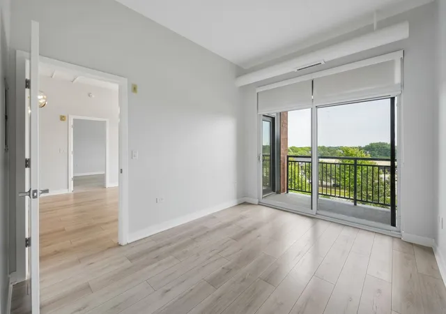 Listing Photo 3 - Condo for sale in building located at 450 Vlg Ctr Dr, Burr Ridge, IL 60527 - Unit #302