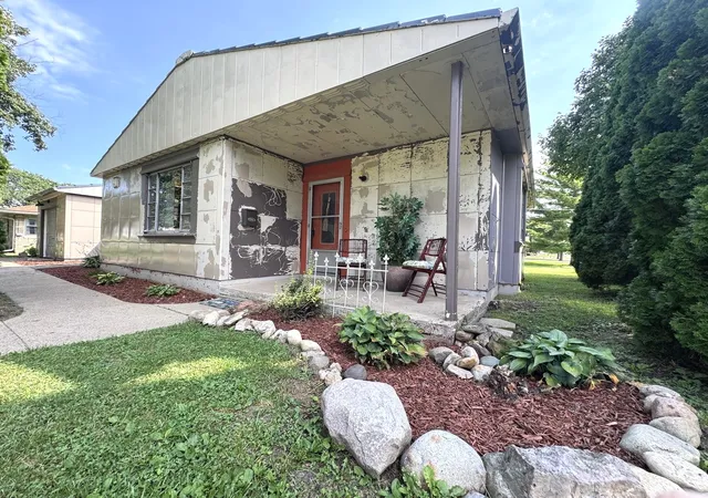 Photo 2 of Single family home for sale at 1029 S 5th Street, Princeton, IL 61356 | MLS# 12747672 | Listing updated on 2026-09-07