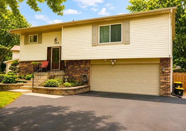 Photo 1 of Single family home for sale at 1129 Bramble Ave, Bolingbrook, IL 60490 | MLS# 12747826 | Listing updated on 2026-09-06
