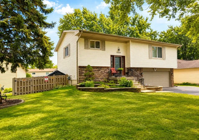 Photo 2 of Single family home for sale at 1129 Bramble Ave, Bolingbrook, IL 60490 | MLS# 12747826 | Listing updated on 2026-09-06