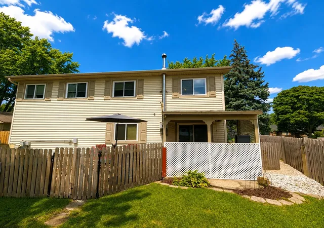 Photo 3 of Single family home for sale at 1129 Bramble Ave, Bolingbrook, IL 60490 | MLS# 12747826 | Listing updated on 2026-09-06