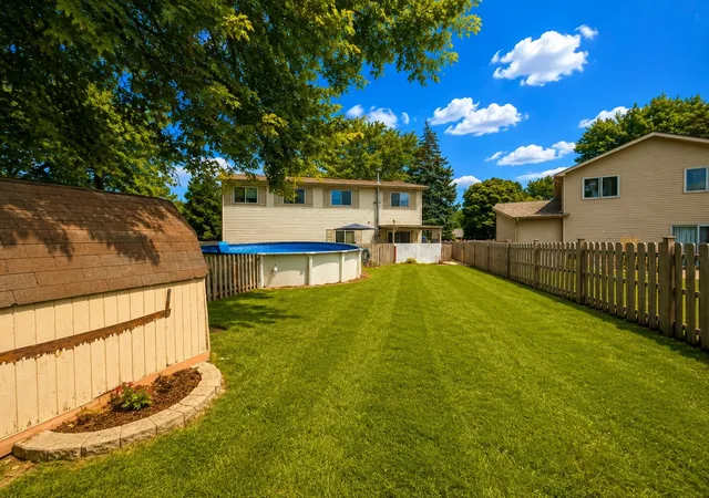 Photo 4 of Single family home for sale at 1129 Bramble Ave, Bolingbrook, IL 60490 | MLS# 12747826 | Listing updated on 2026-09-06