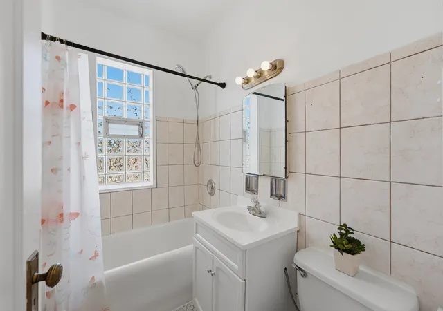 Photo 4 of Condo for sale at 5708 W George St #2, Chicago, IL 60634 | MLS# 12747950 | Listing updated on 2026-09-08