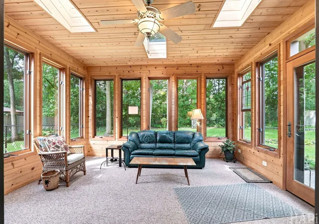 Photo 3 of Single family home for sale at 564 Wilson Ave, Park City, IL 60085 | MLS# 12747959 | Listing updated on 2026-09-07