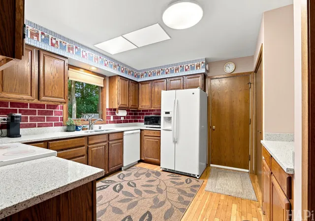 Photo 4 of Single family home for sale at 564 Wilson Ave, Park City, IL 60085 | MLS# 12747959 | Listing updated on 2026-09-07
