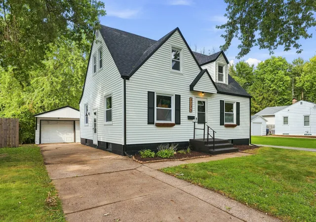Photo 2 of Single family home for sale at 3235 24th Avenue, Rock Island, IL 61201 | MLS# 12747983 | Listing updated on 2026-09-07