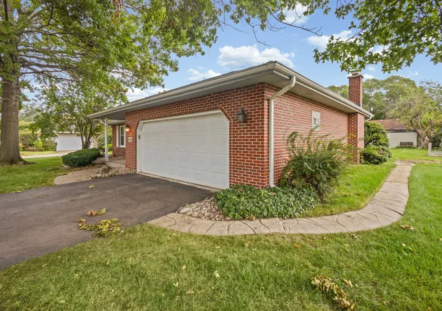 Photo 3 of Single family home for sale at 18449 Holland Rd, Lansing, IL 60438 | MLS# 12748119 | Listing updated on 2026-09-29