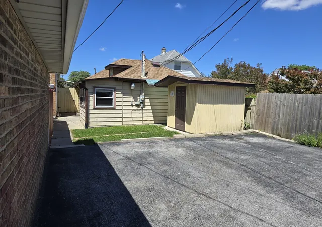 Listing Photo 4 - Condo for sale in building located at 2345 W 144th St, Posen, IL 60469