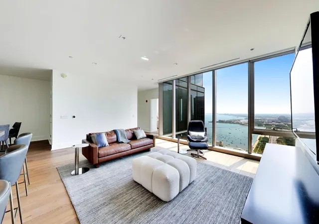 Photo 4 of Condo for sale at 363 E Wacker Dr #4803, Chicago, IL 60601 | MLS# 12748130 | Listing updated on 2026-09-07