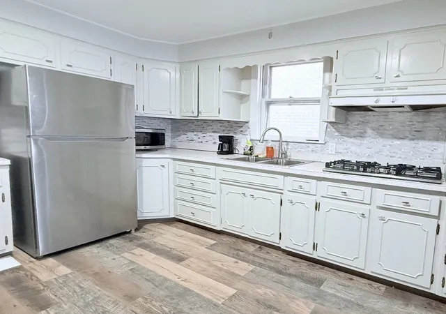 Photo 1 of Single family home for sale at 956 W 36th Street, Chicago, IL 60609 | MLS# 12748144 | Listing updated on 2026-09-07