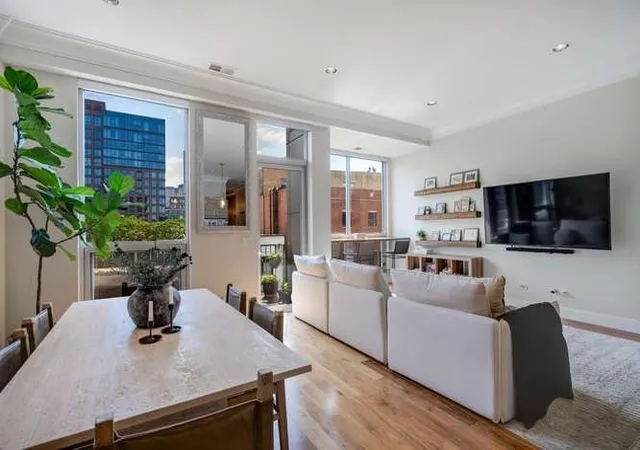 Listing Photo 4 - Condo for sale in building located at 16 N Carpenter St, Chicago, IL 60607 - Unit #4N