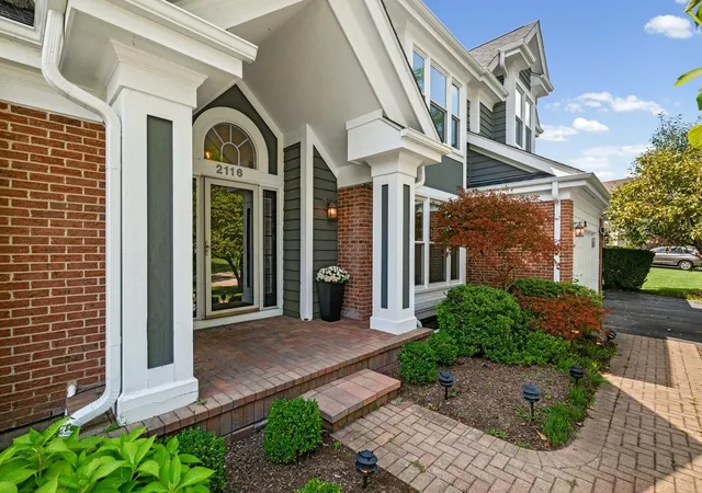 Photo 4 of Single family home for sale at 2116 Birchwood Ln, Buffalo Grove, IL 60089 | MLS# 12748227 | Listing updated on 2026-09-04