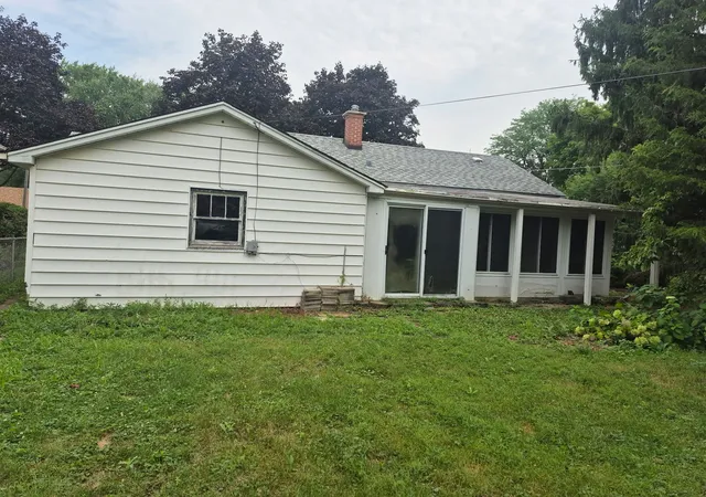 Photo 2 of Single family home for sale at 726 E Grand Lake Blvd, West Chicago, IL 60185 | MLS# 12748235 | Listing updated on 2026-09-07