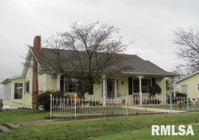 Photo 1 of Single family home for sale at 195 E Market St, Elizabethtown, IL 62931 | MLS# 12748311 | Listing updated on 2026-09-07