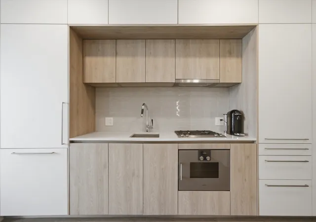Listing Photo 4 - Condo for sale in building located at 211 N Harbor Dr, Chicago, IL 60601 - Unit #3605