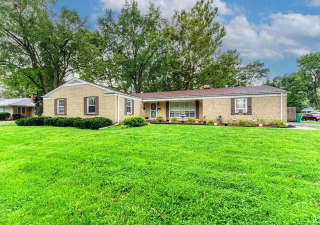 Photo 1 of Single family home for sale at 517 N Larkin Ave, Joliet, IL 60435 | MLS# 12748465 | Listing updated on 2026-09-23