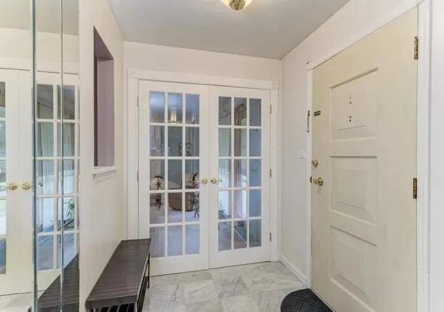 Photo 3 of Single family home for sale at 517 N Larkin Ave, Joliet, IL 60435 | MLS# 12748465 | Listing updated on 2026-09-23