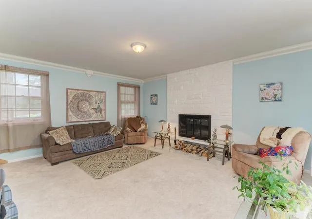 Photo 4 of Single family home for sale at 517 N Larkin Ave, Joliet, IL 60435 | MLS# 12748465 | Listing updated on 2026-09-23