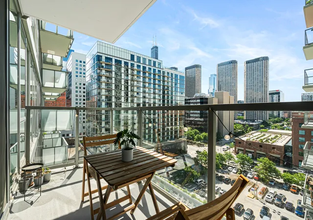 Listing Photo 5 - Condo for sale in building located at 659 W Randolph St, Chicago, IL 60661 - Unit #1016