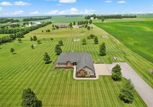 Photo 3 of Sale Pending at 724 N County Rd 2175, Champaign, IL 61822 | MLS# 12748489 | Listing updated on 2026-10-08