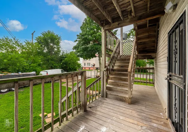 Listing Photo 2 - Condo for sale in building located at 6955 S Honore St, Chicago, IL 60636