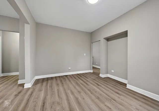 Listing Photo 3 - Condo for sale in building located at 6955 S Honore St, Chicago, IL 60636