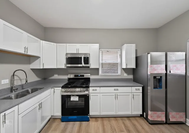 Listing Photo 5 - Condo for sale in building located at 6955 S Honore St, Chicago, IL 60636