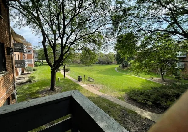 Listing Photo 2 - Condo for sale in building located at 1343 N Winslowe Dr, Palatine, IL 60074 - Unit #203
