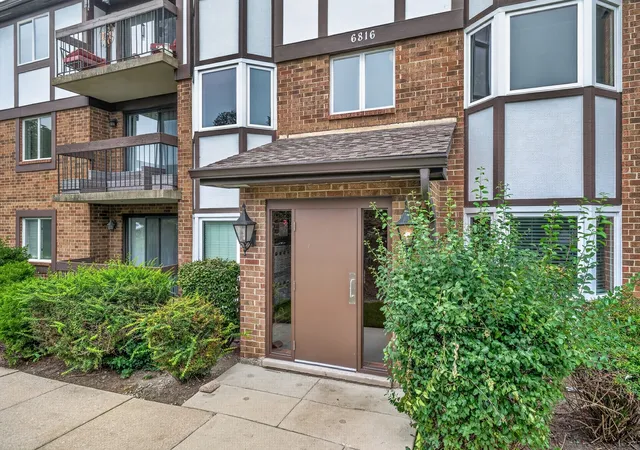 Photo 15 of Condo for sale at 6816 Joliet Rd #4, Indian Head Park, IL 60525 | MLS# 12748591 | Listing updated on 2026-09-08