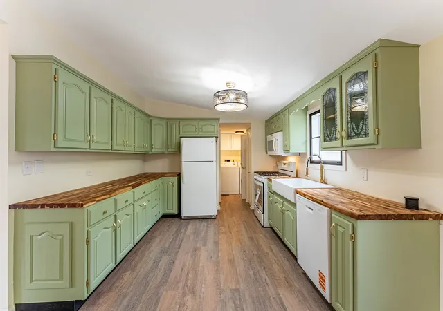 Photo 2 of Manufactured home for sale at 25 Cedar Ln, Sandwich, IL 60548 | MLS# 12748636 | Listing updated on 2026-09-07