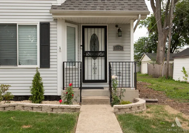 Photo 3 of Single family home for sale at 6120 W 98th Street, Oak Lawn, IL 60453 | MLS# 12748656 | Listing updated on 2026-09-08