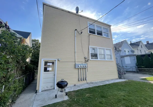 Listing Photo 2 - Condo for sale in building located at 2328 N Lawndale Ave, Chicago, IL 60647