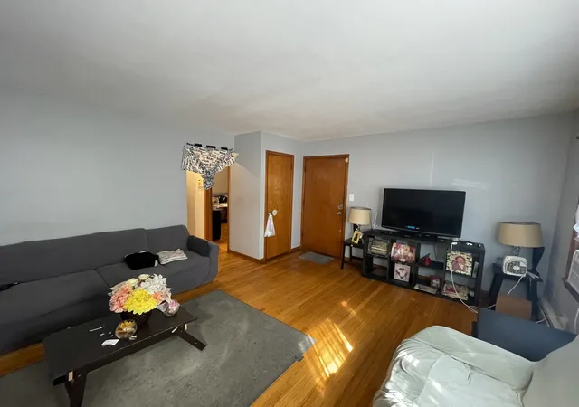 Listing Photo 5 - Condo for sale in building located at 2328 N Lawndale Ave, Chicago, IL 60647