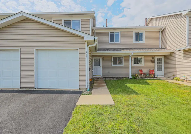 Photo 1 of Townhouse for sale at 472 Esselen Ct, Carol Stream, IL 60188 | MLS# 12748750 | Listing updated on 2026-09-08