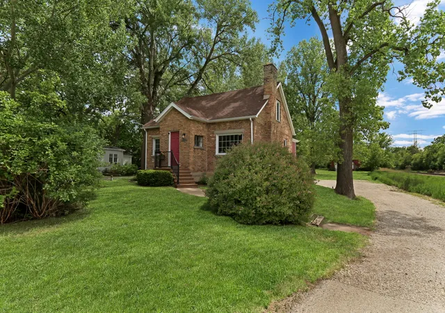 Photo 2 of Single family home for sale at 13719 W Wadsworth Rd, Wadsworth, IL 60083 | MLS# 12748772 | Listing updated on 2026-09-08