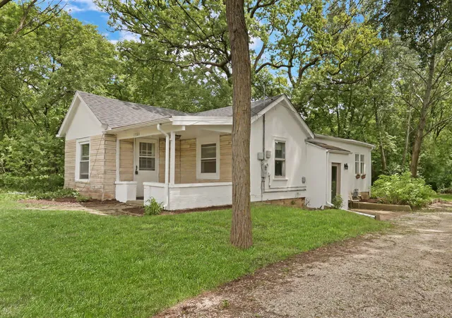 Photo 1 of Single family home for sale at 13701 Wadsworth Rd, Wadsworth, IL 60083 | MLS# 12748780 | Listing updated on 2026-09-08