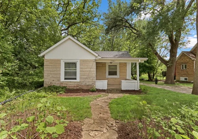 Photo 3 of Single family home for sale at 13701 Wadsworth Rd, Wadsworth, IL 60083 | MLS# 12748780 | Listing updated on 2026-09-08