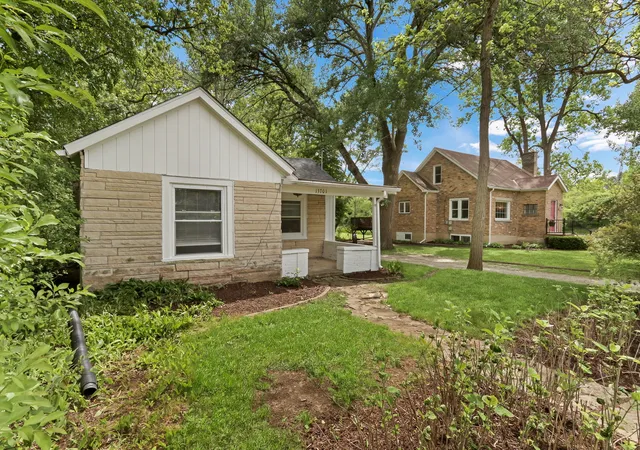Photo 3 of Single family home for sale at 13701 Wadsworth Rd, Wadsworth, IL 60083 | MLS# 12748780 | Listing updated on 2026-09-08