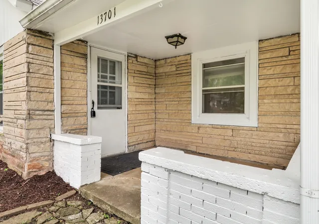 Photo 4 of Single family home for sale at 13701 Wadsworth Rd, Wadsworth, IL 60083 | MLS# 12748780 | Listing updated on 2026-09-08