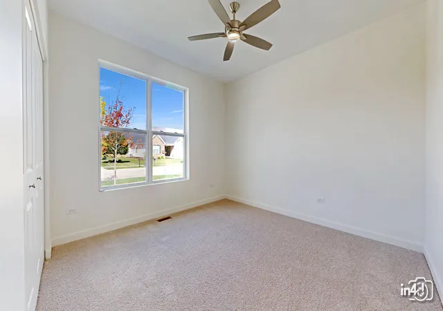 Photo 3 of Single family home for sale at 24445 W River Xing Dr, Shorewood, IL 60404 | MLS# 12748805 | Listing updated on 2026-09-07