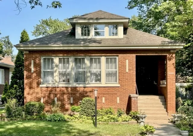 Photo 1 of Single family home for sale at 10753 S Hale Ave, Chicago, IL 60643 | MLS# 12748824 | Listing updated on 2026-10-06