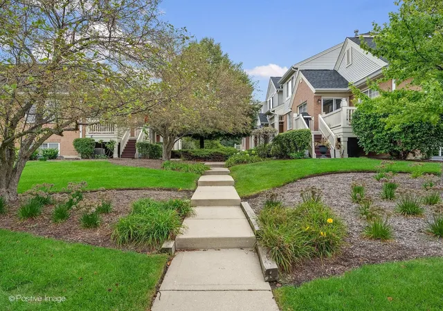 Photo 3 of Townhouse for sale at 2124 W Concord Ln, Addison, IL 60101 | MLS# 12748864 | Listing updated on 2026-09-08