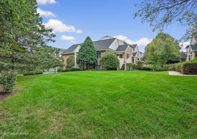 Photo 4 of Townhouse for sale at 2124 W Concord Ln, Addison, IL 60101 | MLS# 12748864 | Listing updated on 2026-09-08