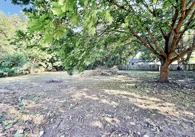 Photo 16 of Sale Pending at 1405 E Kent St, Streator, IL 61364 | MLS# 12748891 | Listing updated on 2026-09-02